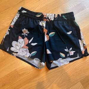 Athleta Baja Floral Blue Women's Shorts. Size 10